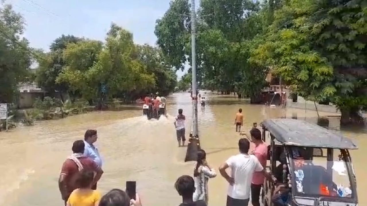 floods updates Flood water started receding in Shahjahanpur