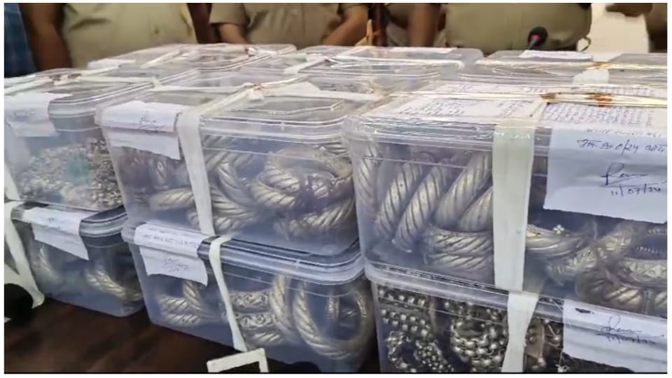 Central GST action raid on Angadia's premises two quintals of silver seized