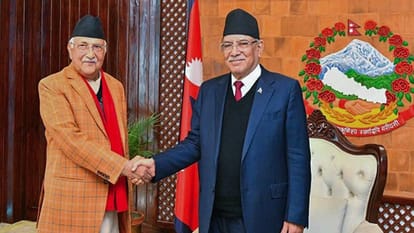 केपी शर्मा ओली और पीएम प्रचंड