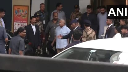 Political personalities, opposition leaders in Anant Ambani Wedding See Photos