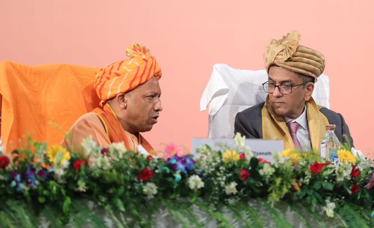 Lucknow: CJI Chandrachood in convocation day of law University.