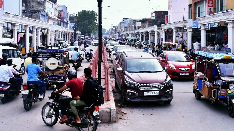 Moradabad shopkeepers pain: Business reduced due to lack parking, police takes away vehicles