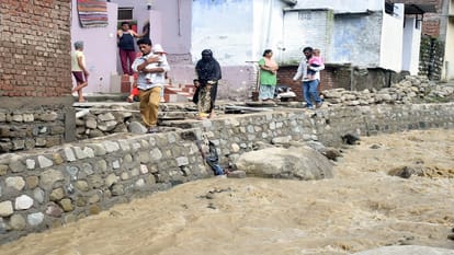 Families living near drains still fear disaster in haldwani
