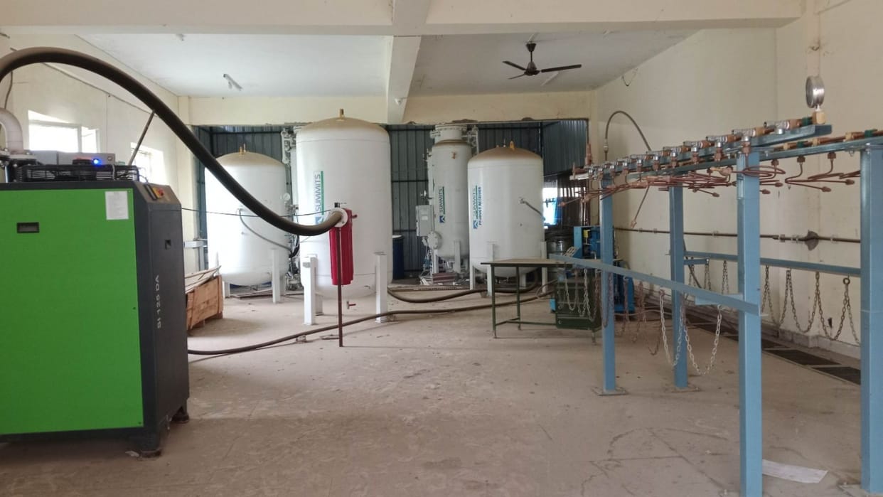Oxygen plant is out of breath in Sonbhadra somewhere locked and thieves have stolen goods