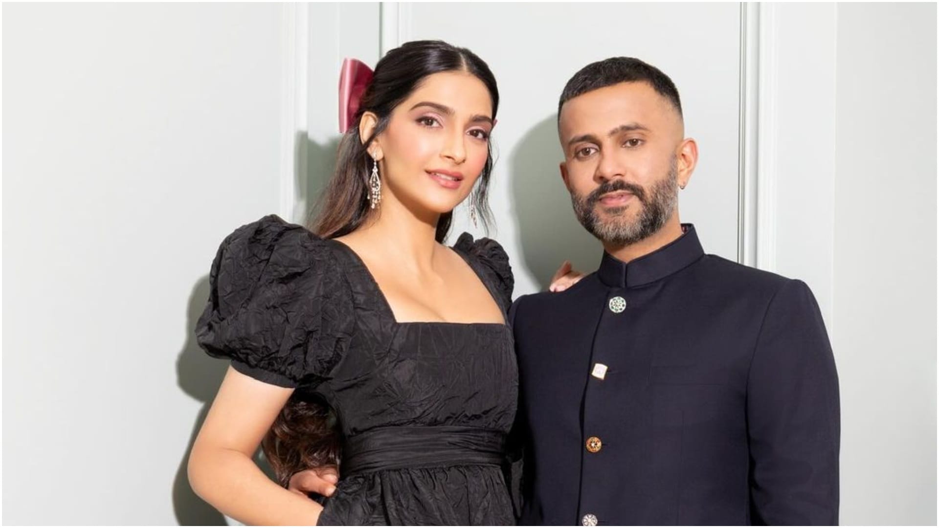 Sonam Kapoor arrived to watch the Women Wimbledon final with husband Anand Ahuja see beautiful photos
