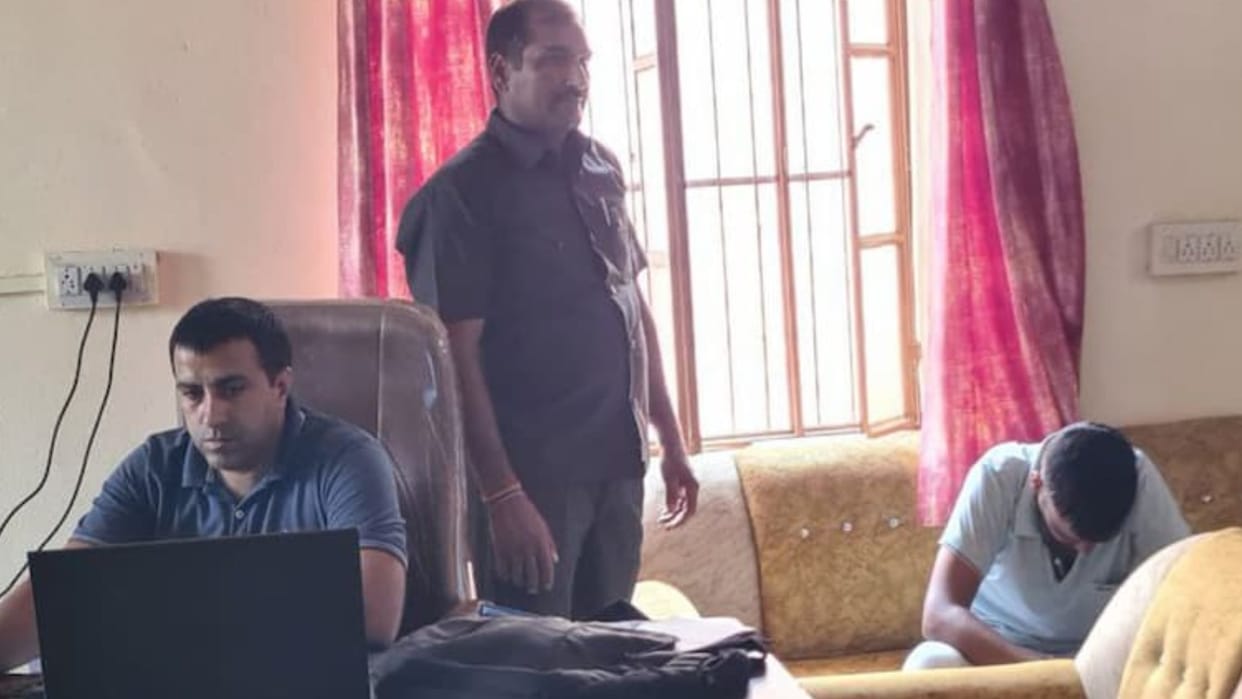 Rajasthan: Head constable arrested while taking bribe of 10 thousand rupees