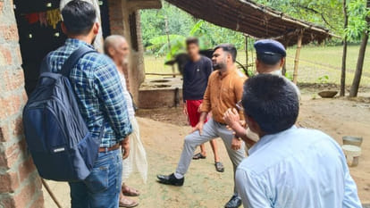 Sant Kabir Nagar DM Mahendra Singh Tanwar and SP went about 3 km inside the village by boat, well being people