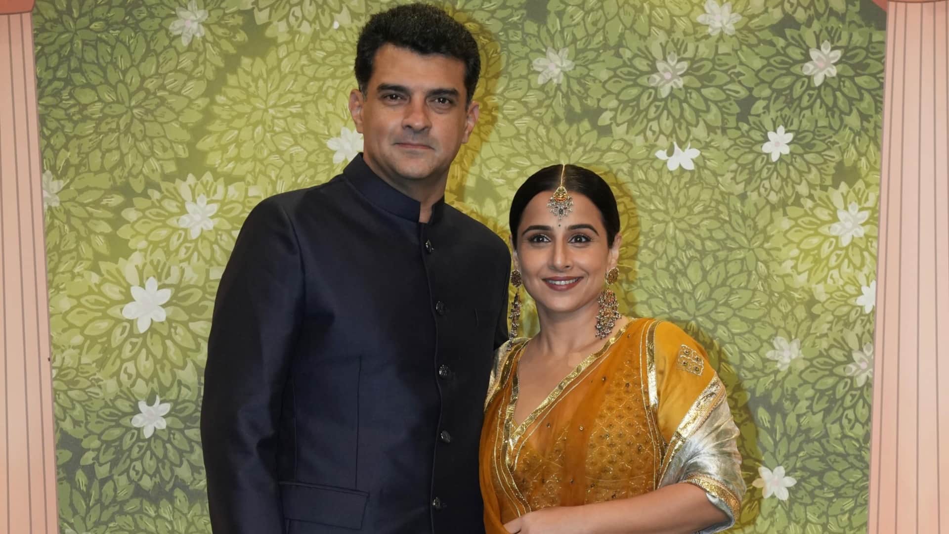 Anant Ambani Radhika Merchant Shubh Aashirwad Ceremony started these celebrities attended the function