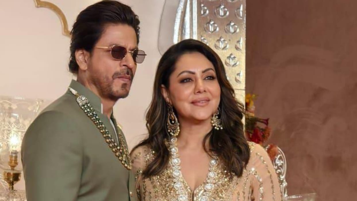 Bollywood King Shah Rukh Khan acquired building in Delhi where he lived with wife Gauri Khan after wedding