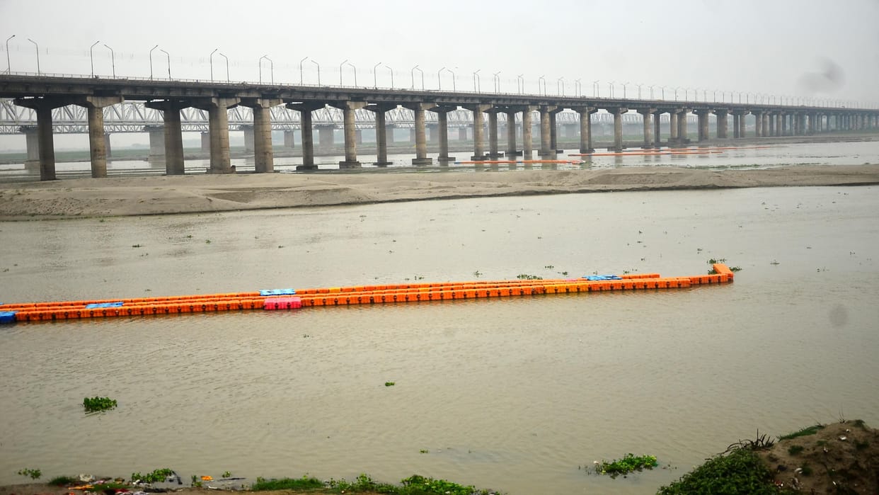 If the water level of Ganga increases by two and a half meters, the construction work of six lane bridge will