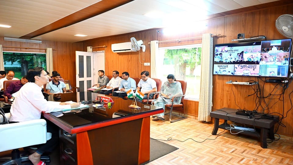 IAS Deepak Rawat gave strict instructions to the officials through video conferencing from haldwani
