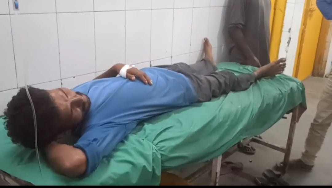 Bahraich: A young man came to get treatment for snake bite, created panic in the hospital