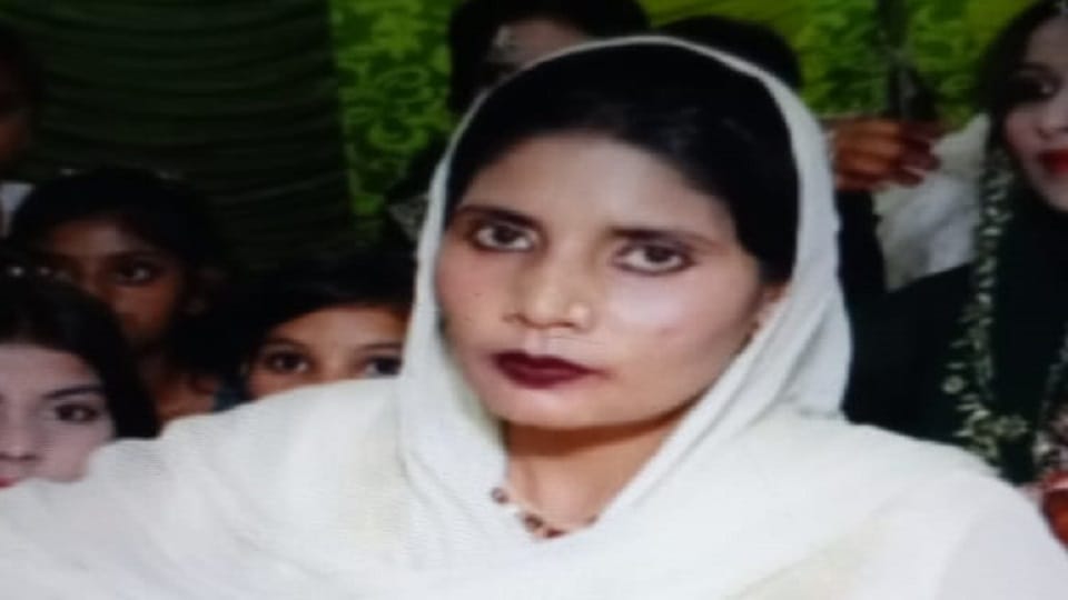 Muzaffarnagar: Husband beats wife with stick, dies in hospital