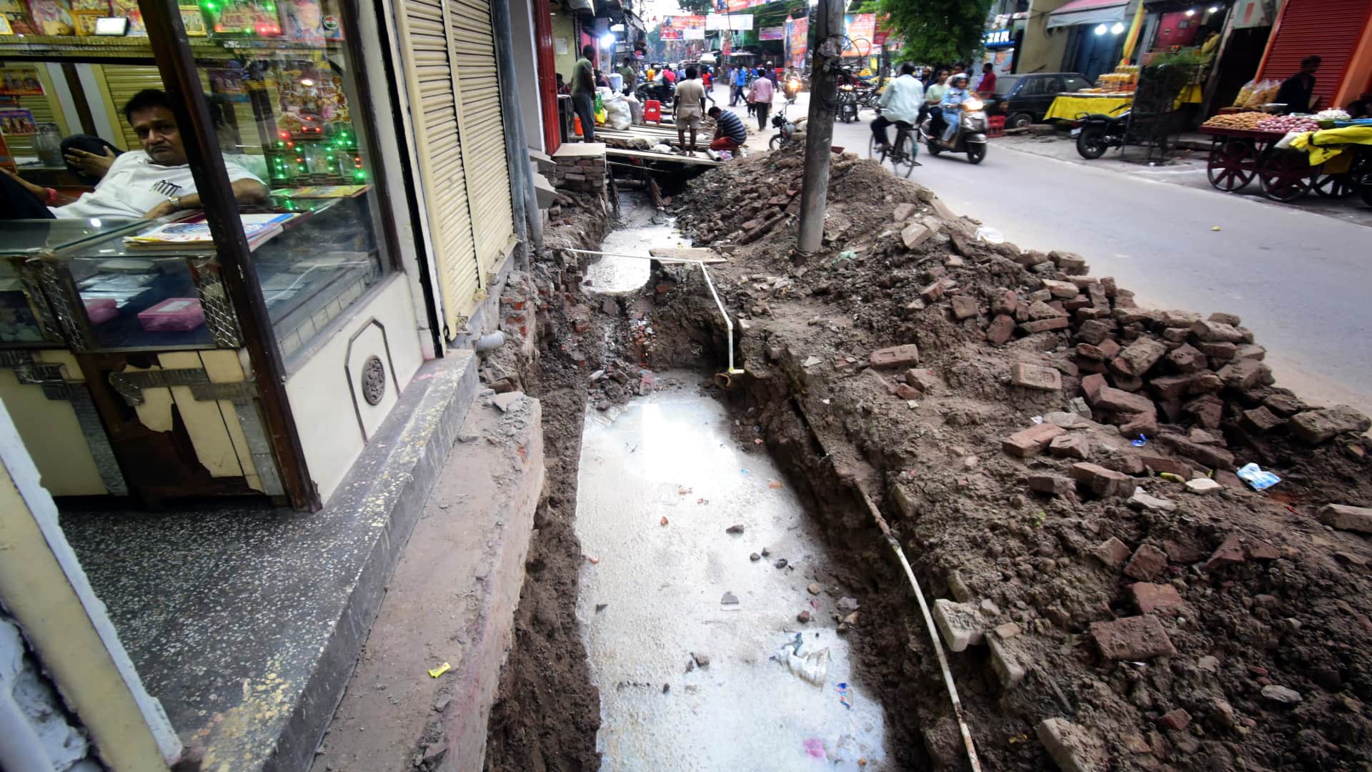 PDA organized Mahakumbh of problems in Basmondi of Mutthiganj, business and life affected.