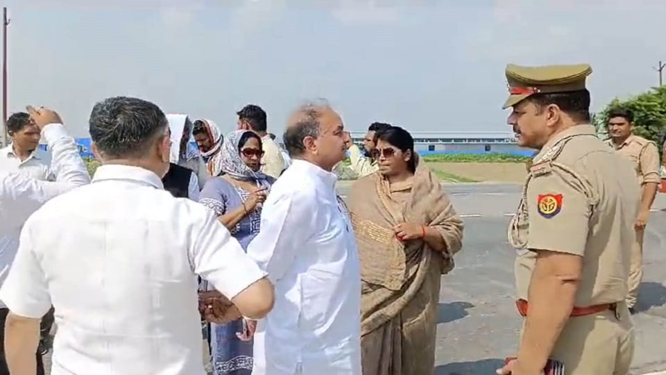 NCP leaders met the families of those killed in the Satsang accident