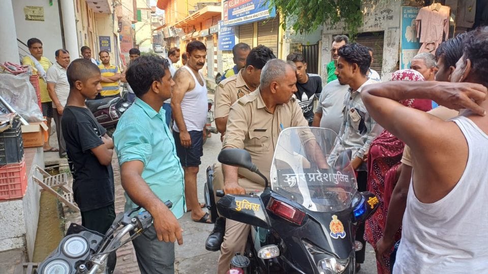 Neighboring youth beats husband, wife and son for protesting against molestation in Saharanpur