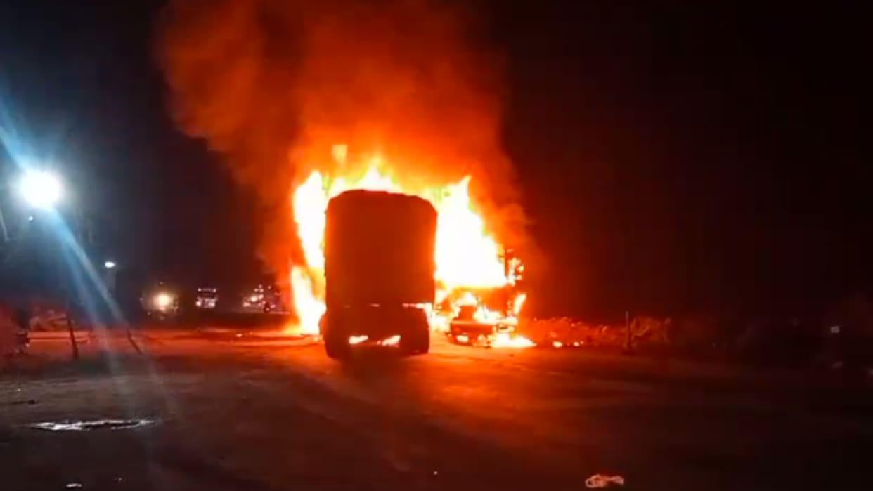 Jabalpur: Fire breaks out in truck-trailer after collision, trailer driver trapped in vehicle burnt alive