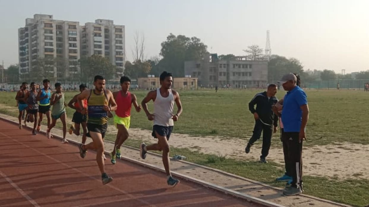 Players prepared on diet 600 and 375 rupees some places in BHU Vidyapeeth and Sports Department