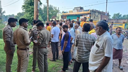 Dead bodies of husband and wife found hanging in separate rooms, they were married a year ago