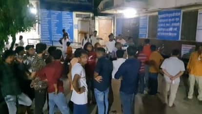 Karauli : 2 youths got electrocuted while putting up posters in the Collectorate premises, 1 died due to burns