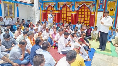 Uttarakhand News Priests and saints pilgrims Protest in Kedarnath for made kedarnath temple in delhi