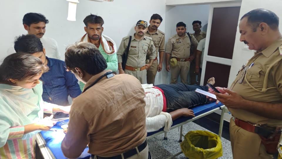 Three people injured when bricks and stones were thrown during wedding feast in Mainpuri