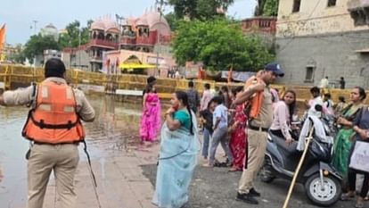 Ujjain: flood in Shipra river, small boat drowned, four cars saved from being swept away