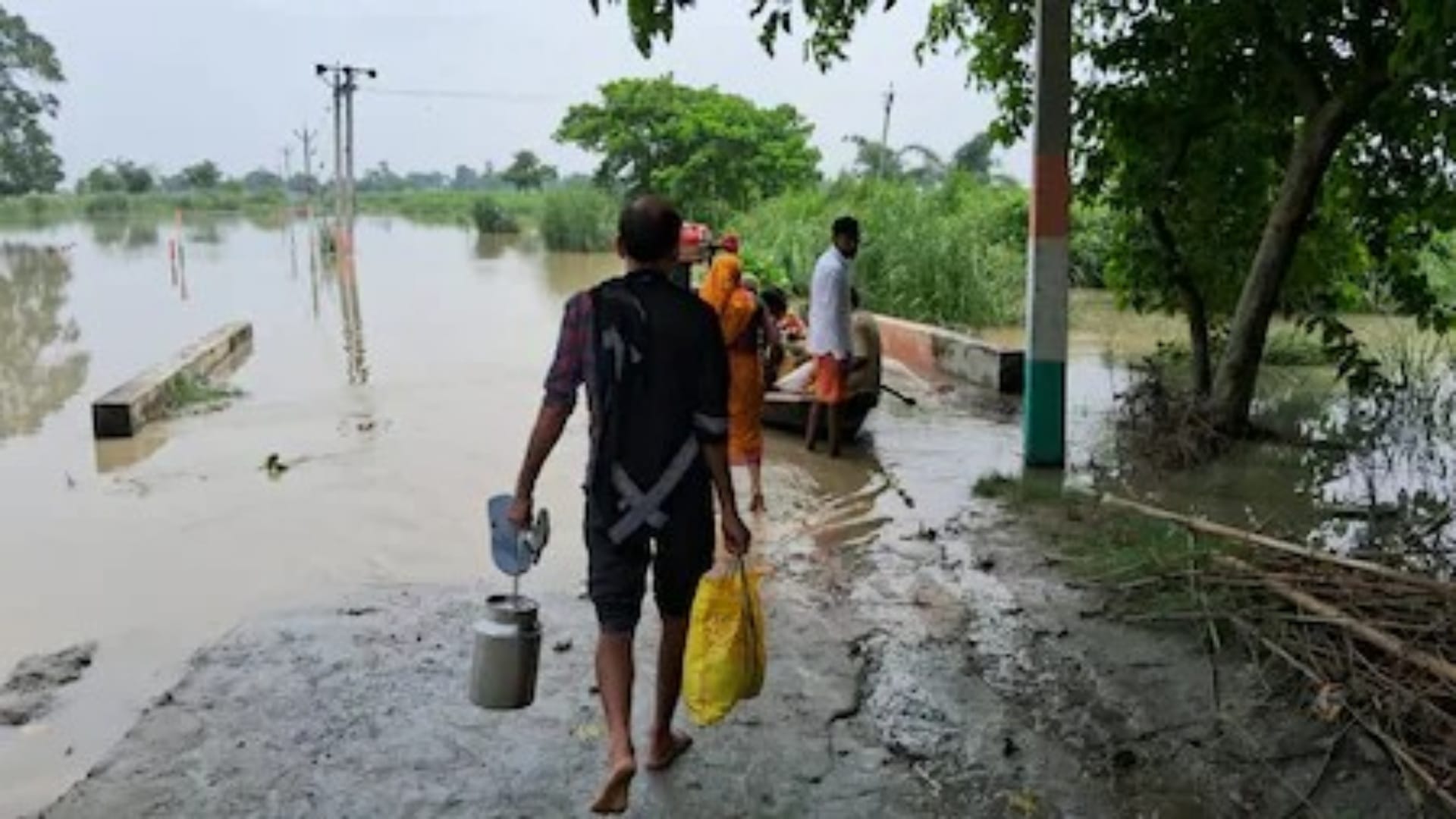 Bihar Flood: Flood of Gandak river wreaked havoc in half a dozen blocks of Gopalganj