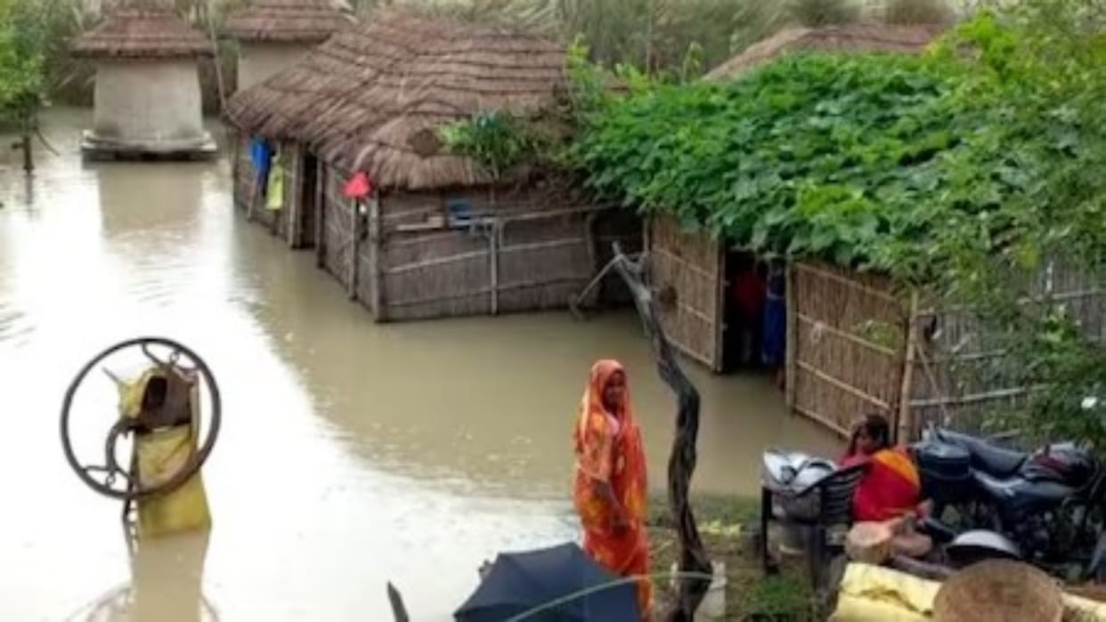 Bihar Flood: Flood of Gandak river wreaked havoc in half a dozen blocks of Gopalganj