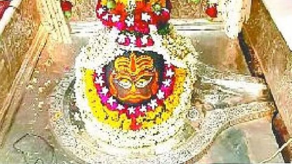 Sawan first Monday temple courtyard will be decorated like Amarnath with 500 ice cubes