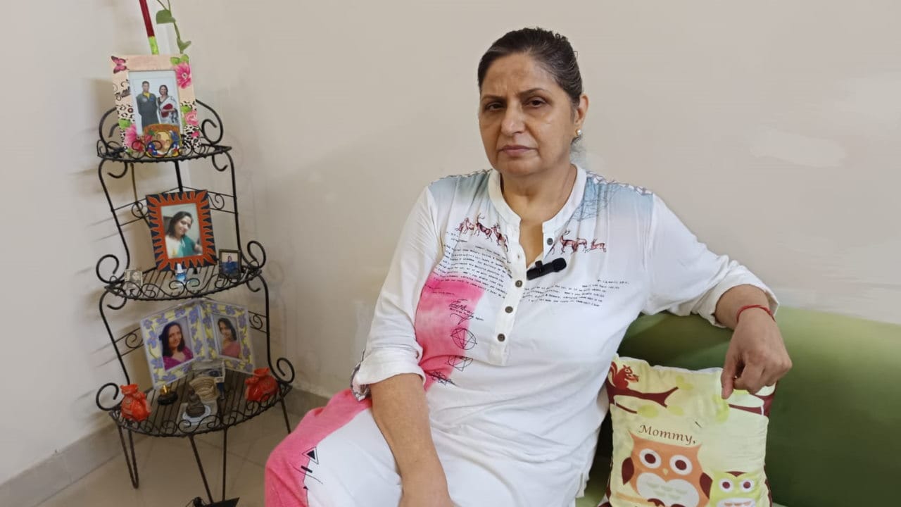 Martyr Commander Nishant mother wounds were freshened after hearing the pain of Anshuman singh parents