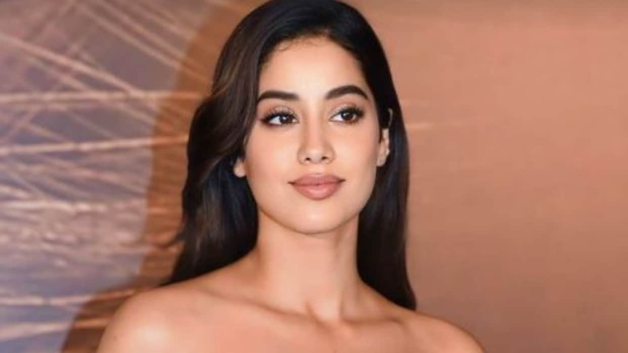 Ulajh actress Janhvi Kapoor gave dramatic reaction to reporter asking about her marriage plans WATCH