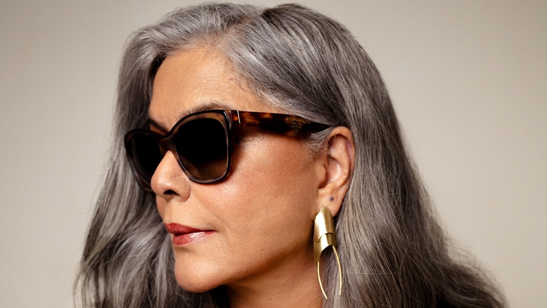Zeenat Aman shared an old interview of her in which she was talking about actresses role in commercial movies