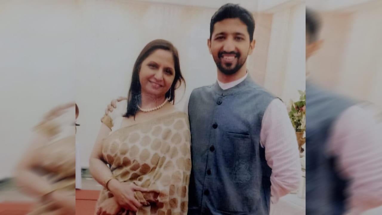 Martyr Commander Nishant mother wounds were freshened after hearing the pain of Anshuman singh parents