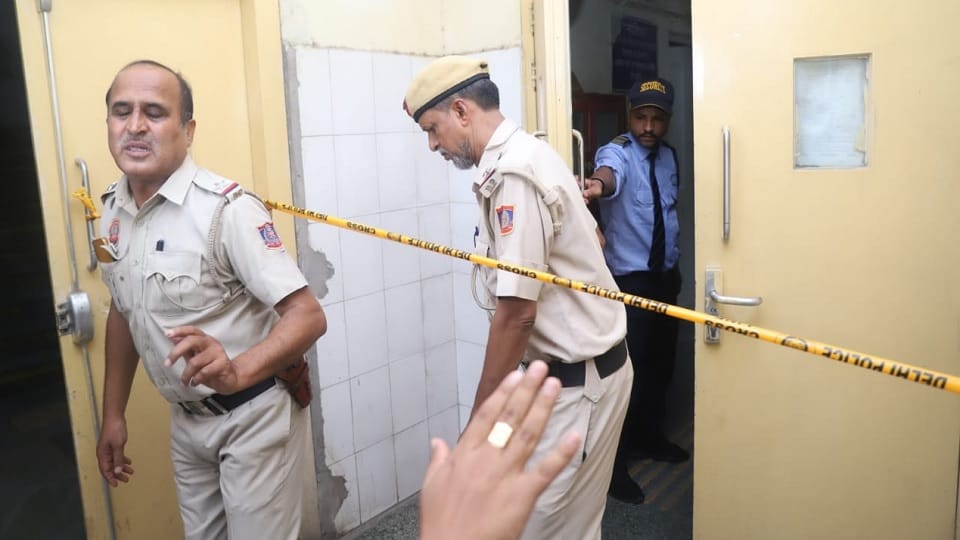Shootout in GTB hospital Hashim Baba gave signal from jail Badshah Khan hatched a conspiracy