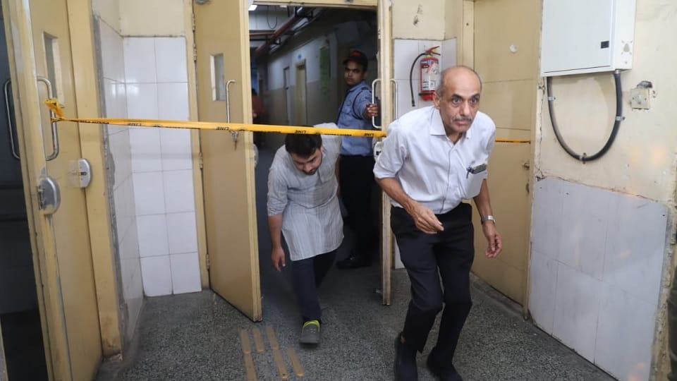 Murder in gtb hospital Sick Riyazuddin was shot in front of his sister in gtb hospital at delhi
