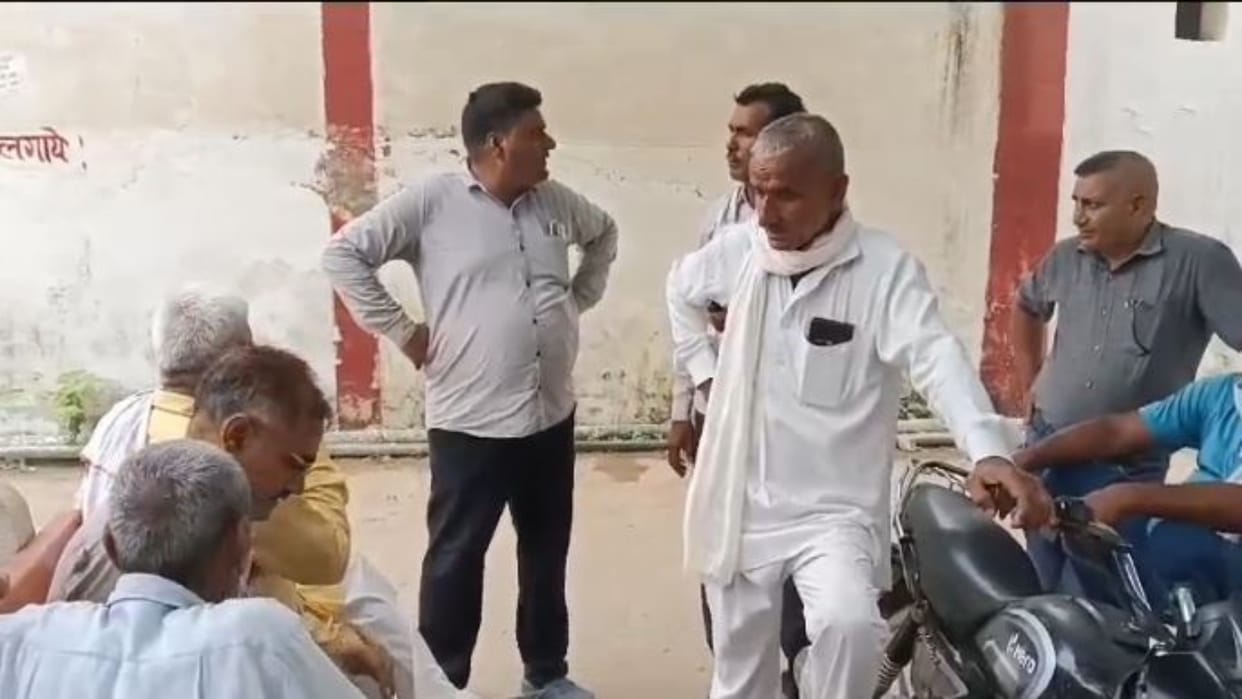 Alwar: 3 bike riders going to hospital were hit by a truck, one died during treatment, truck driver absconding