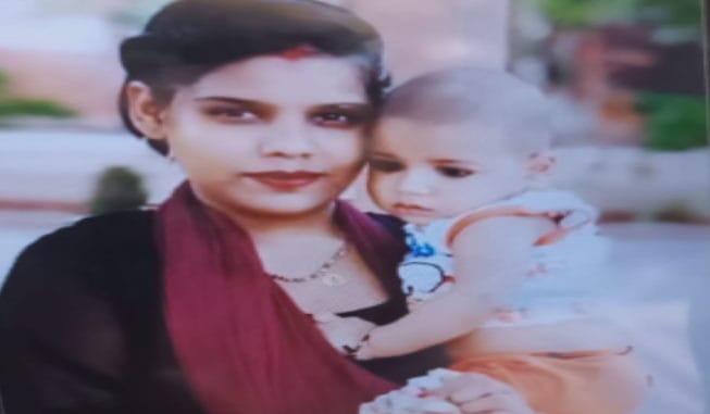 Accident in Meerut: Bike rider woman and six month old child died in collision with truck
