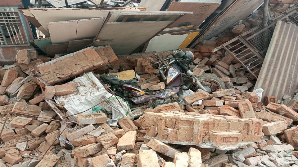 Woman dies due to collapse of wall in sadabad