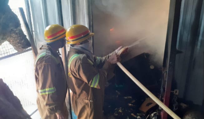 Bijnor: A massive fire broke out on the second floor of a cosmetic shop due to a short circuit