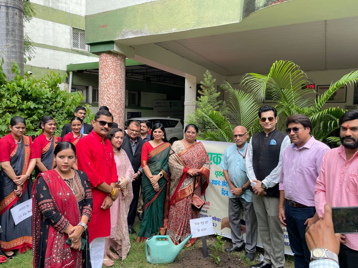 MP News: Two thousand saplings were planted under the Ek Tree Maa Naam campaign, Minister Bhuria also planted