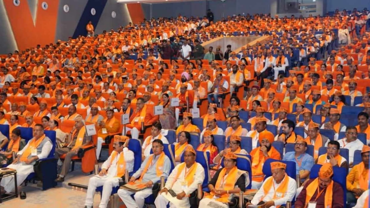Uttarakhand BJP major change hint in BJP organization Keep controversial faces away during elections