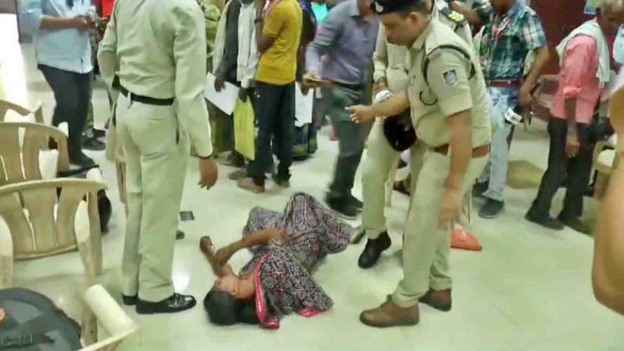 Gwalior News: During public hearing, a woman attempted suicide by drinking petrol