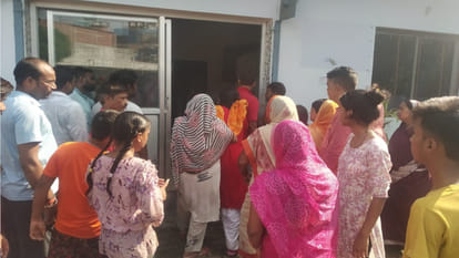 In Gorakhpur, Marriage house operator committed suicide by hanging himself