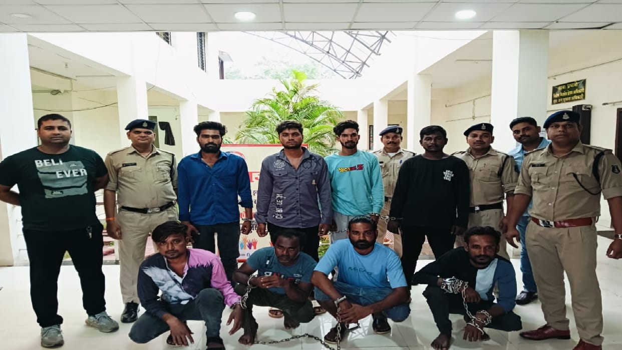 Raipur Crime: Eight miscreants attacked with a knife over a minor issue in the capital, five people injured