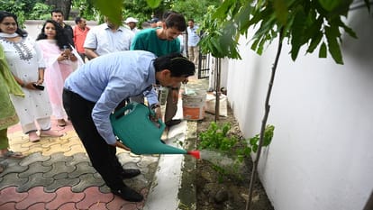 Kumaon Commissioner Deepak Rawat wished Harele festival in haldwani