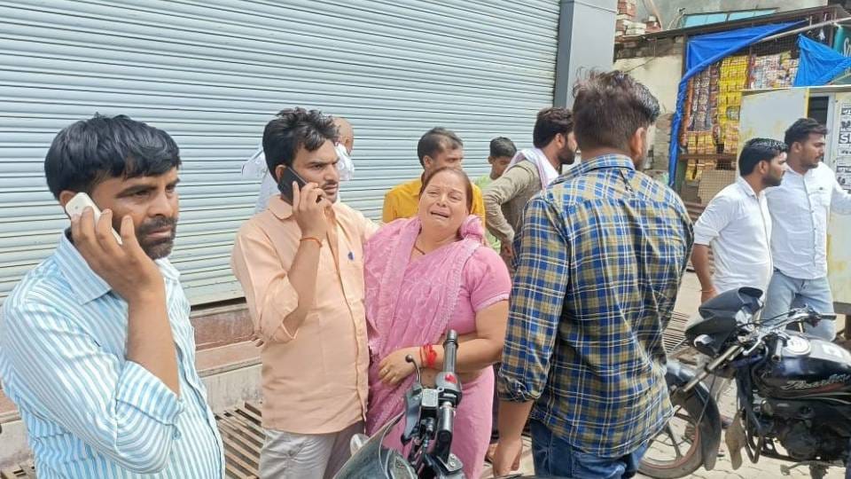 woman died in private hospital after delivery in Mainpuri doctor and staff fled CMO got hospital sealed