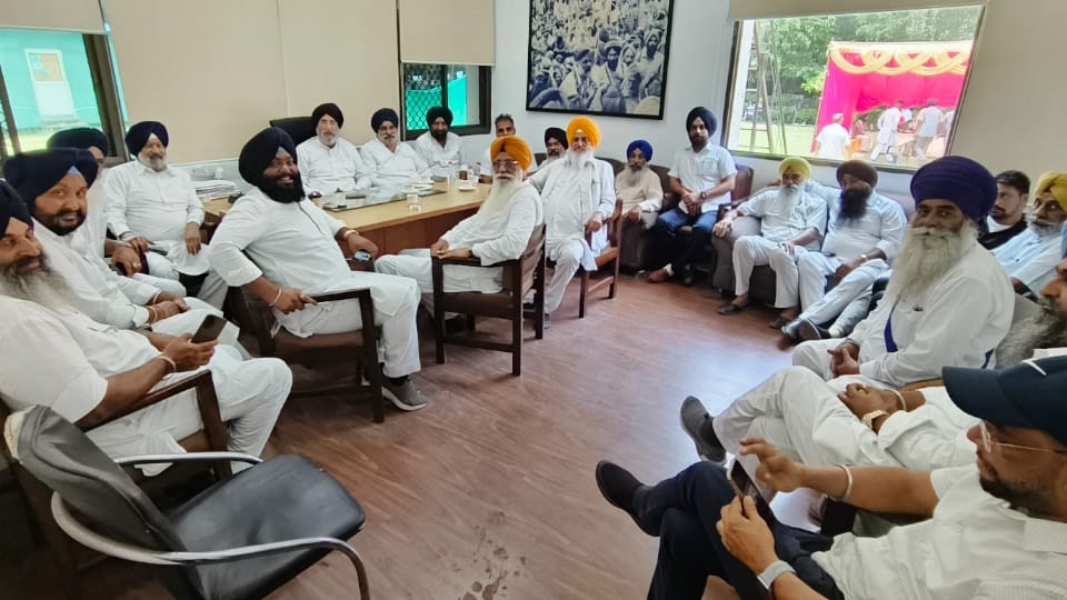 Proposal to expel rebel leaders from Shiromani Akali Dal passed in Working committee