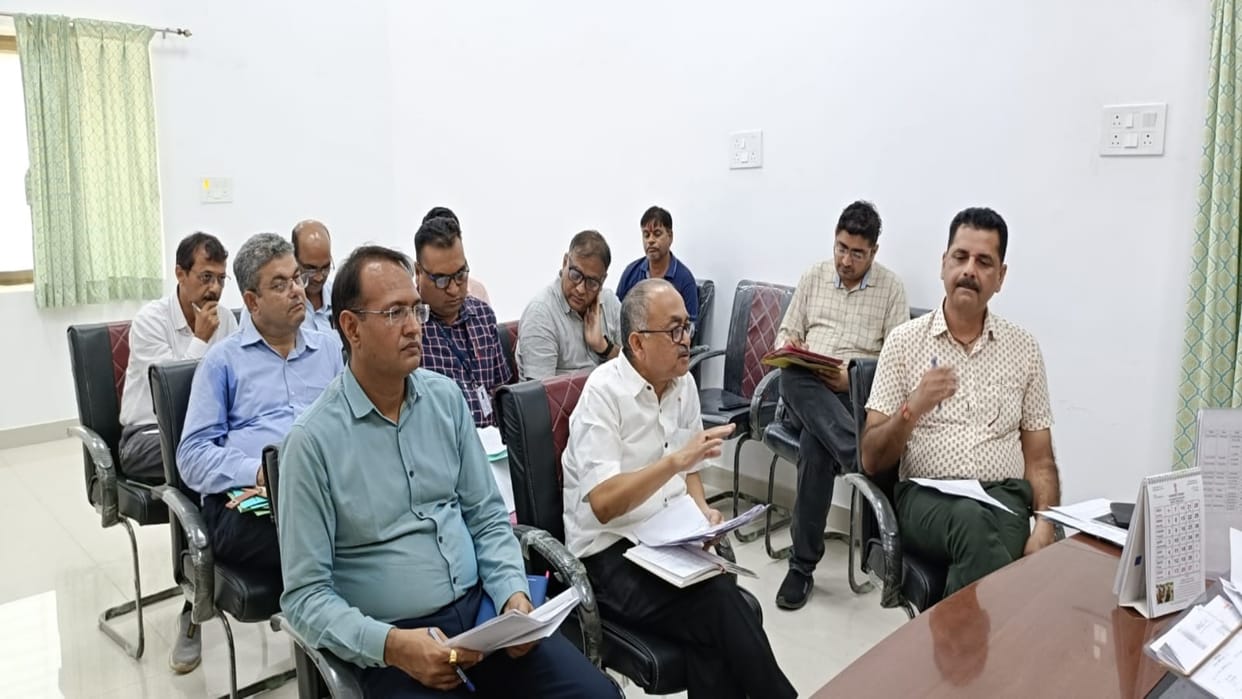 Sirohi: Divisional level meeting for prevention of seasonal diseases, Divisional Commissioner gave instruction