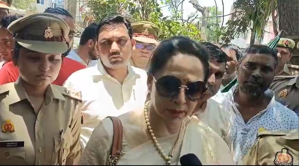 MP Hema Malini met the victims of Mathura tank accident said- financial assistance will be given